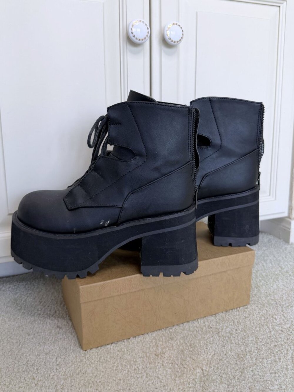 Demonia Ranger 102 Chunky Platform Boots - Picture 4 of 7